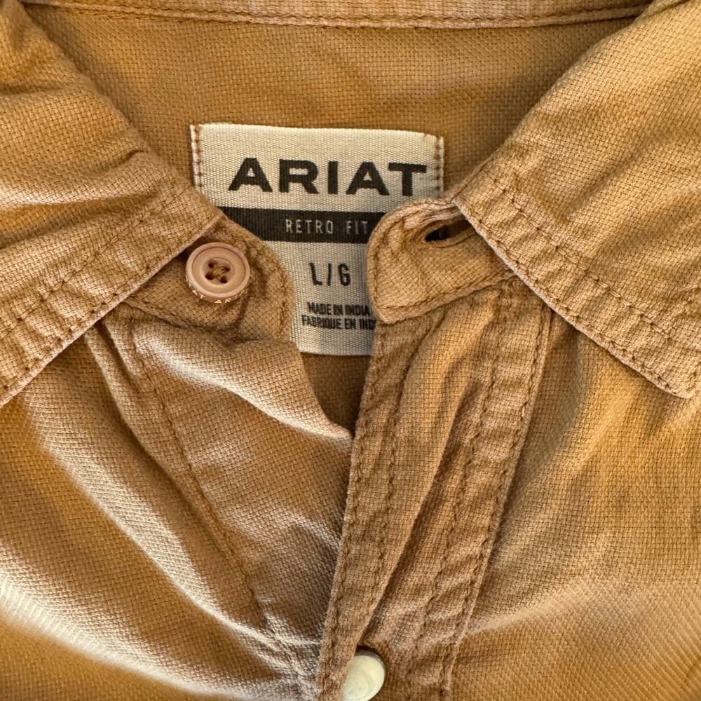 2 Ariat Retro style, pearl snap Shirt - Picture 2 of 5